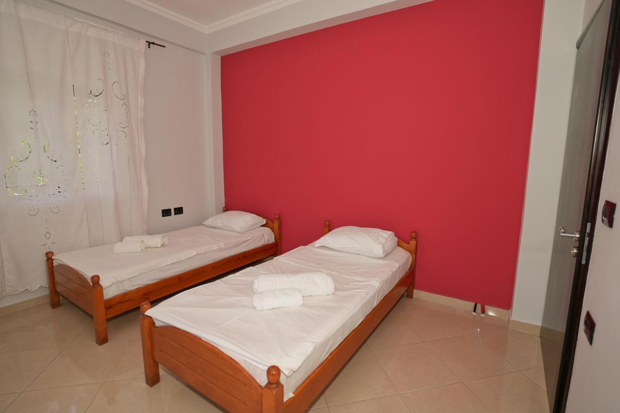 Vila Banushi Gjirokaster Luaran gambar