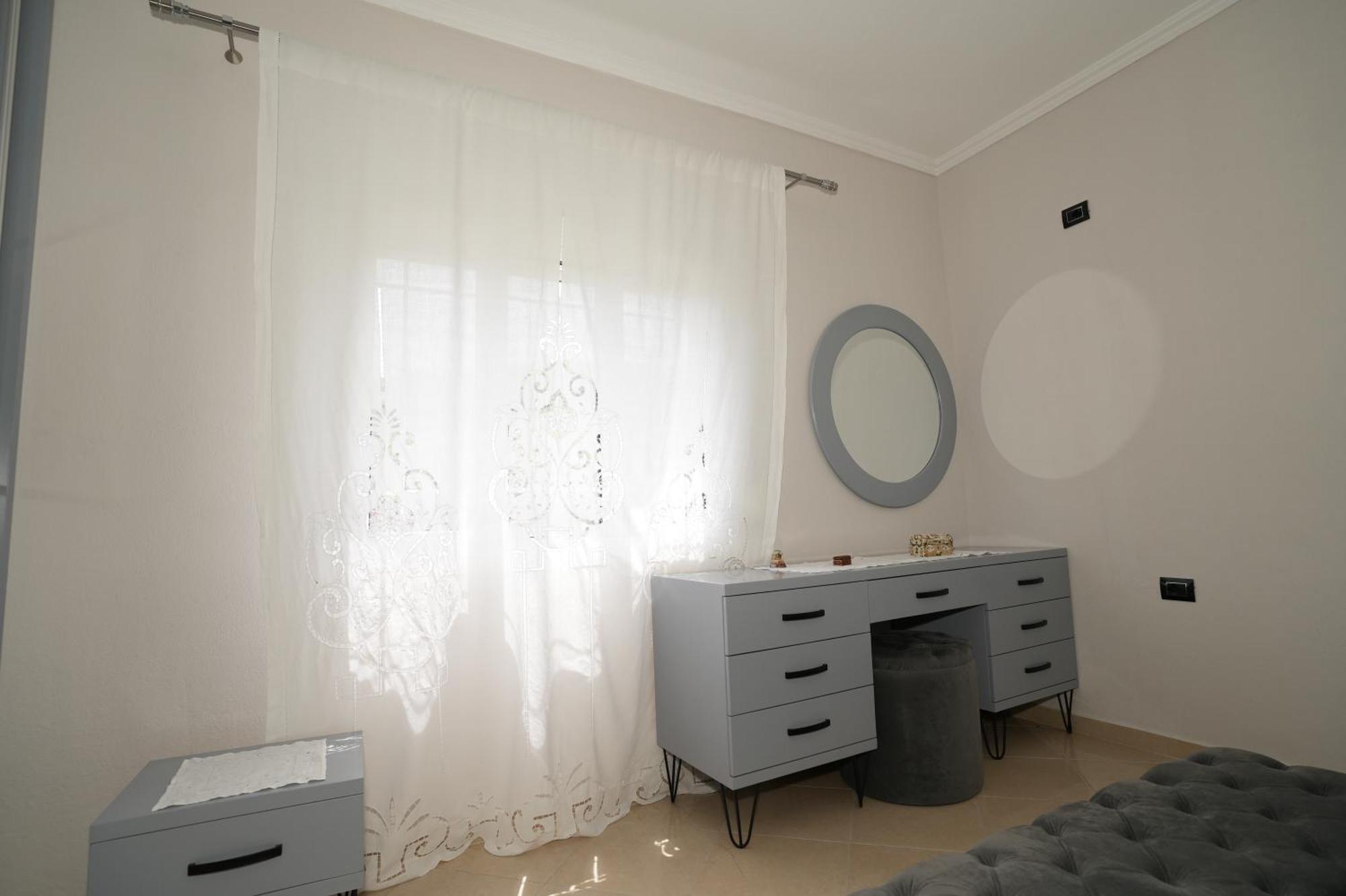 Vila Banushi Gjirokaster Luaran gambar