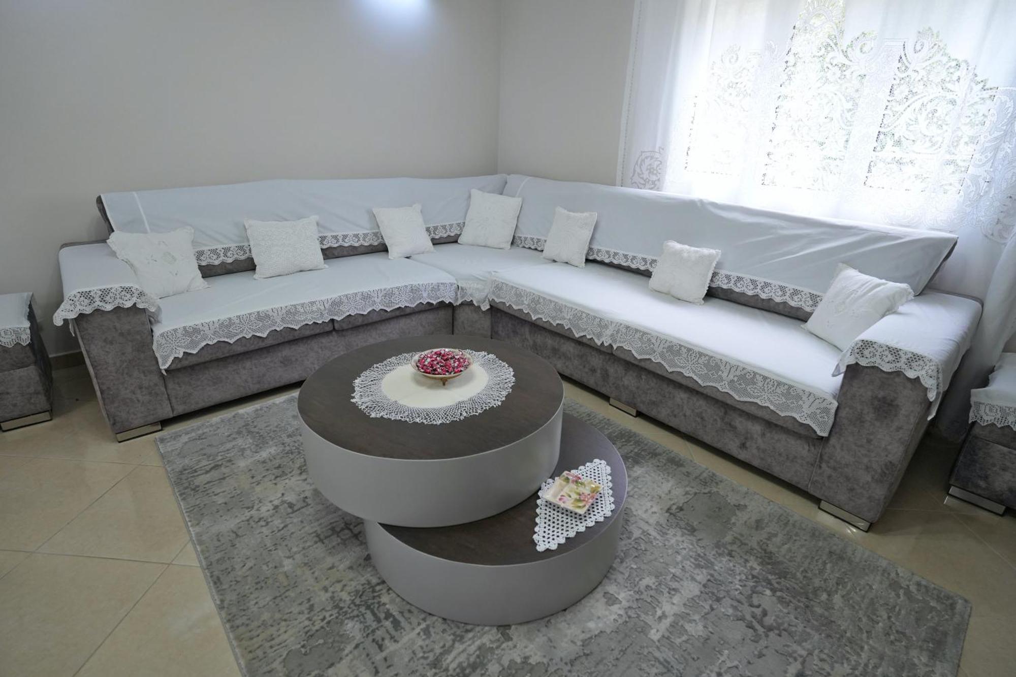 Vila Banushi Gjirokaster Luaran gambar