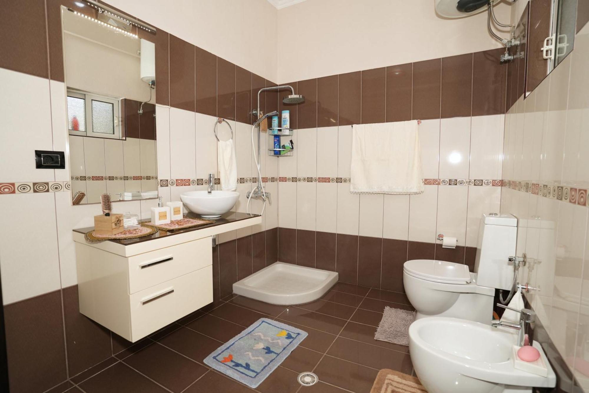 Vila Banushi Gjirokaster Luaran gambar