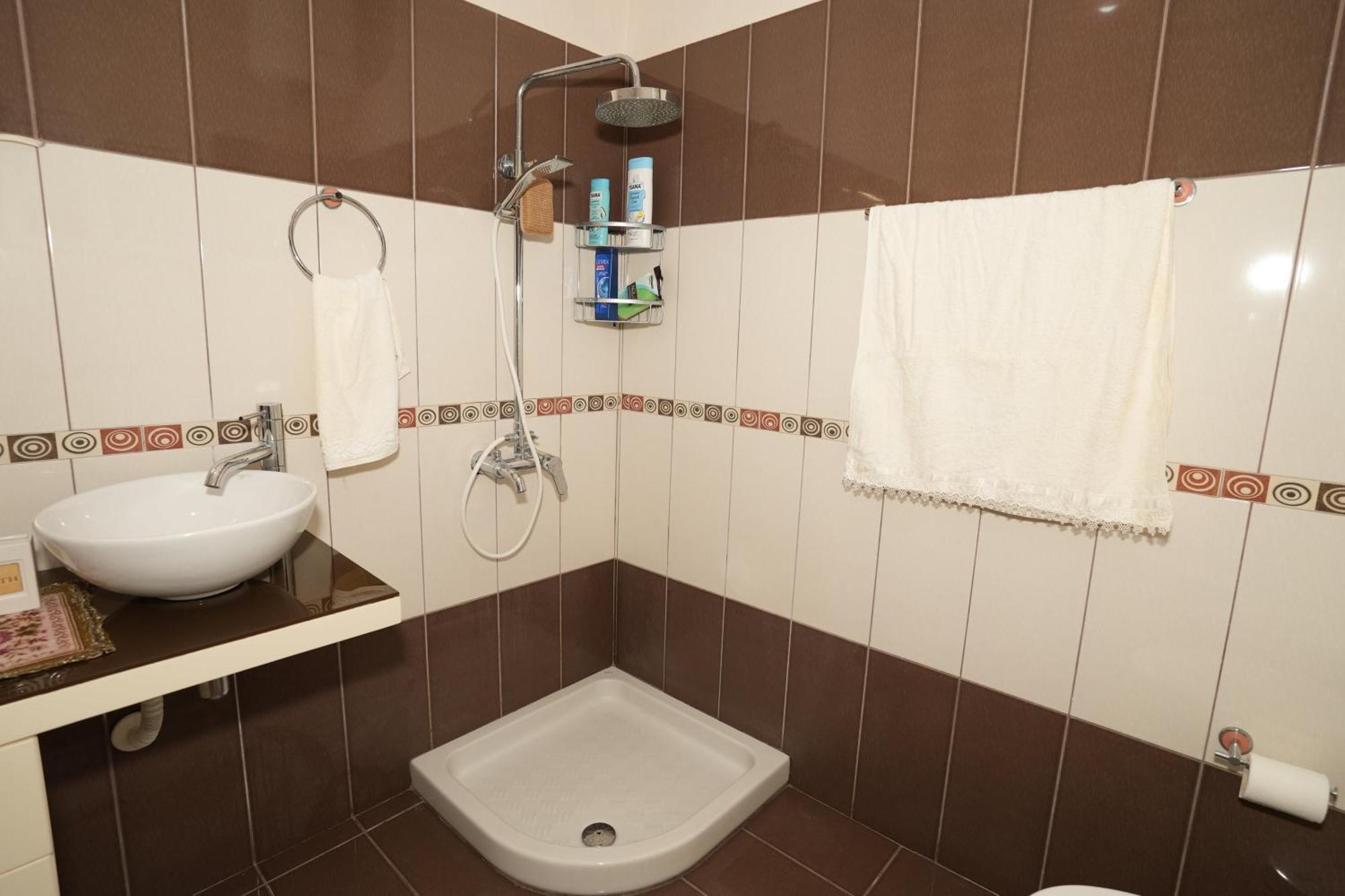 Vila Banushi Gjirokaster Luaran gambar